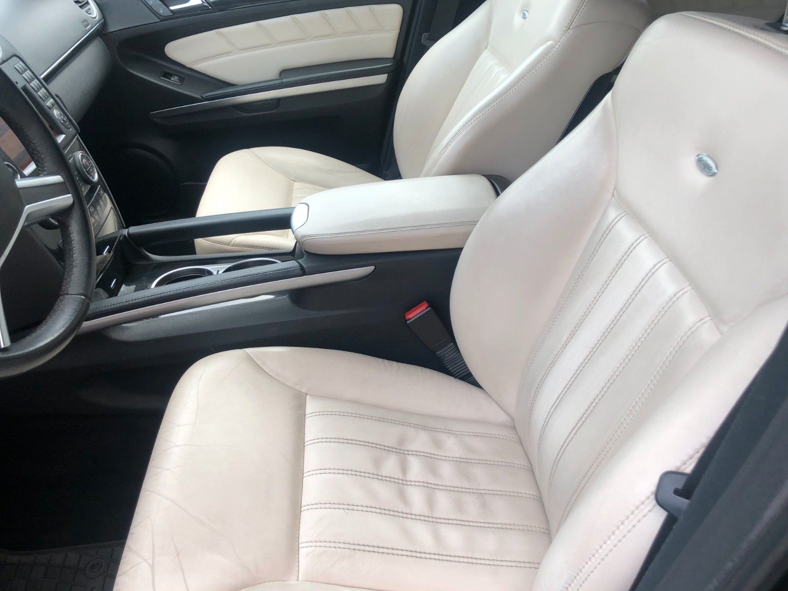 Fahrzeugabbildung Mercedes-Benz ML 350 AMG  4Matic
