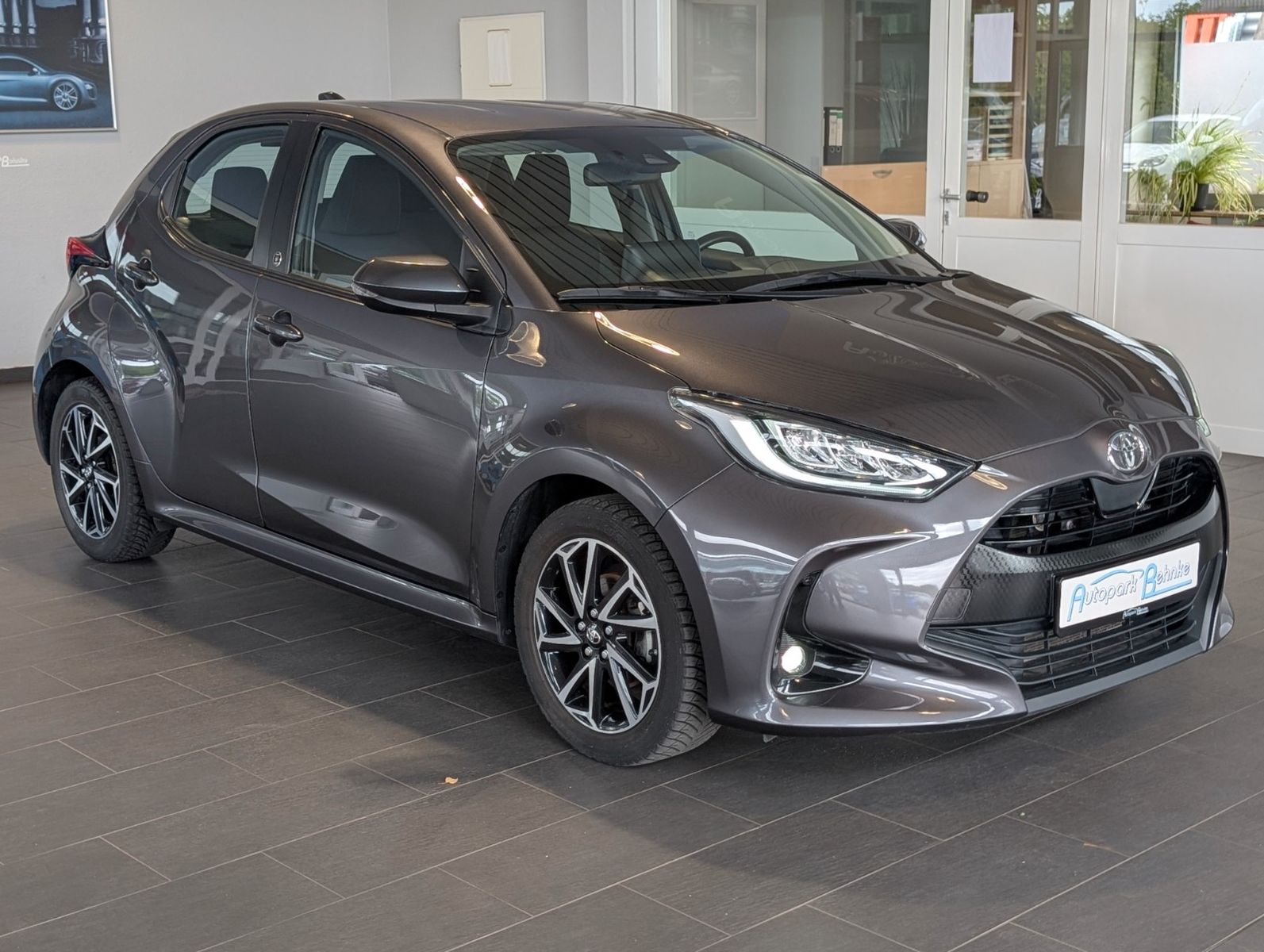 Toyota Yaris - 1