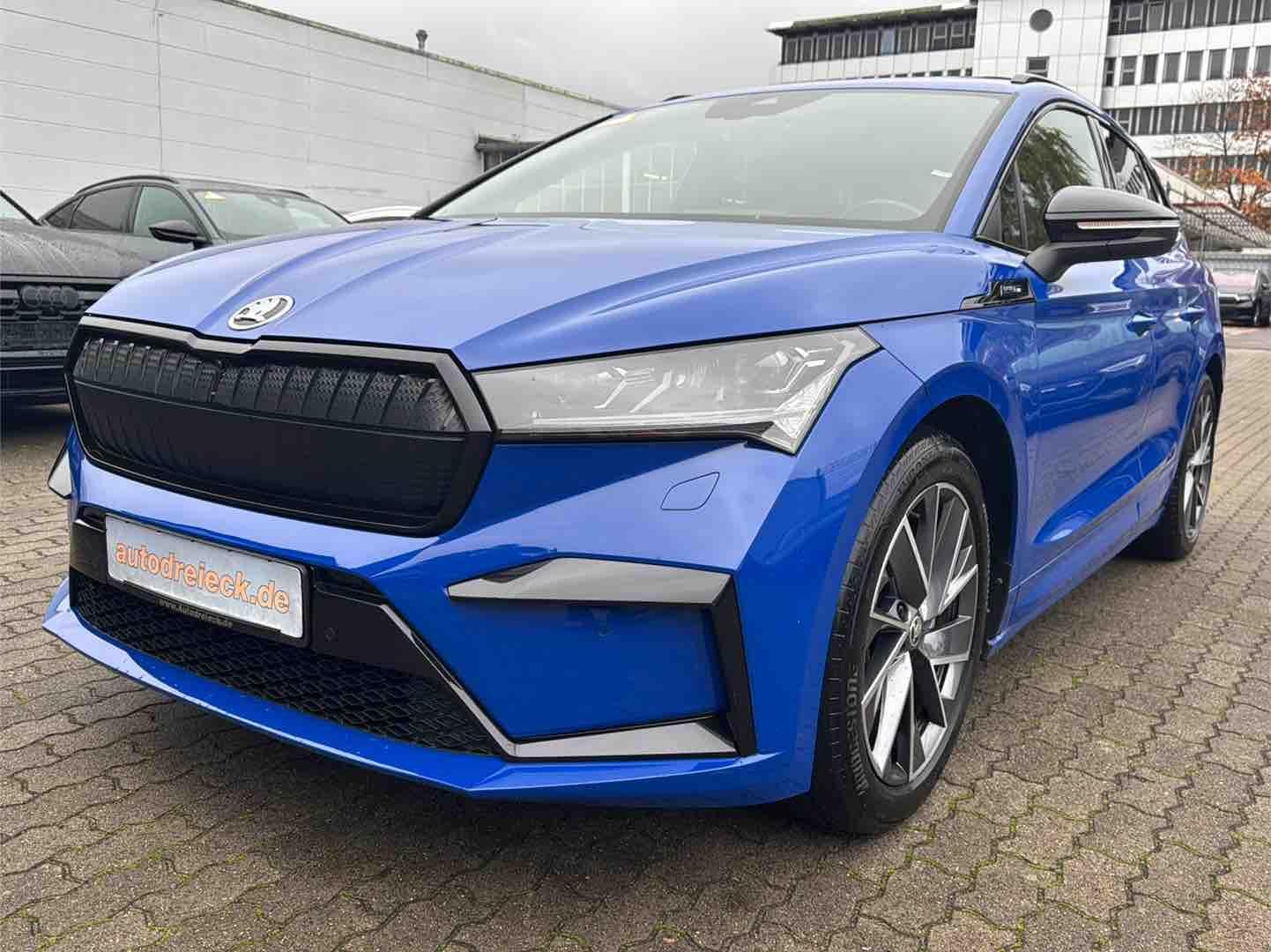 Skoda Enyaq 80 x Sportline ACC PANO e-SITZ WP 360°