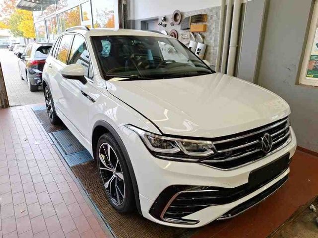 Tiguan 2.0 TDI DSG R-LINE AHK+IQ.LIGHT+360°+NAVI