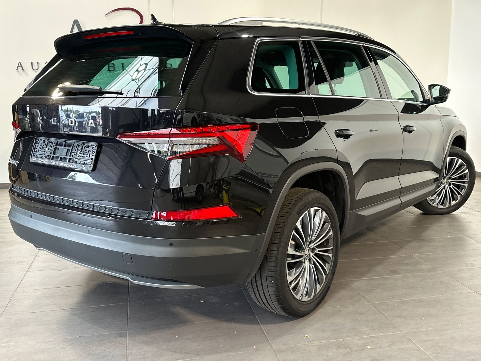 Fahrzeugabbildung SKODA Kodiaq 2.0 TDI DSG Style NAV+LED+19ZO+KAMERA+AHK