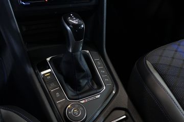 Volkswagen Tiguan R 2.0 TSI 4M HK+AID+ACC+SIDE+MATRIX+19"