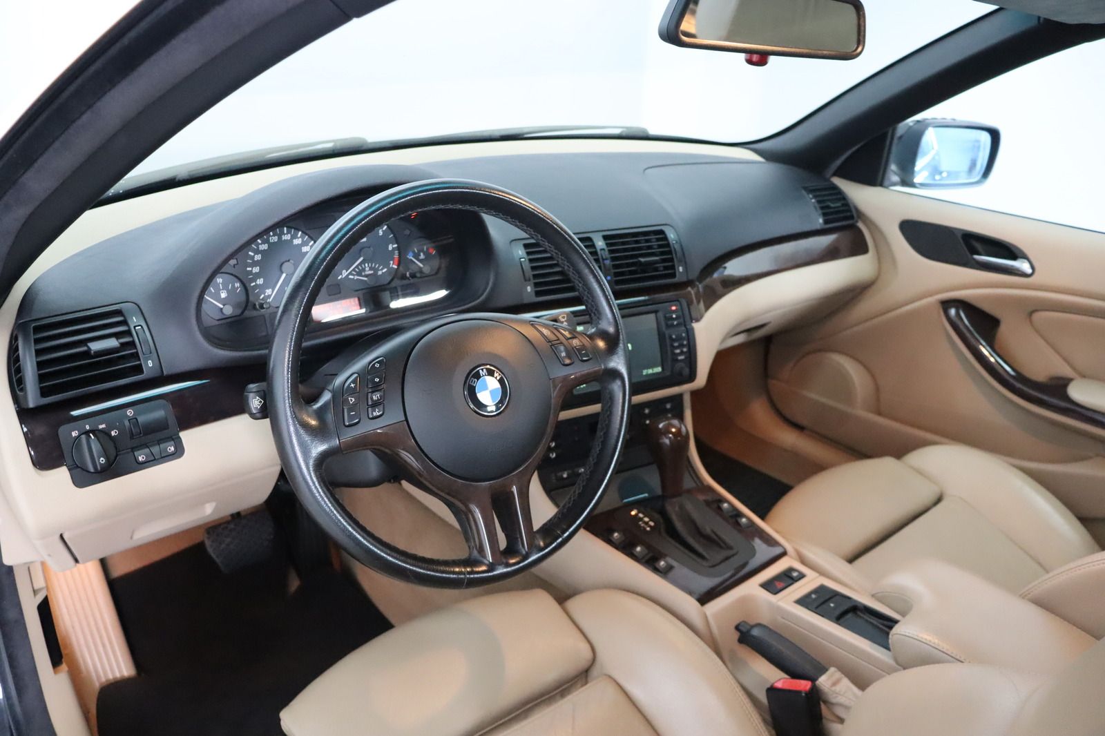 Fahrzeugabbildung BMW 325 Ci * Navi * Xenon * Memory * Leder