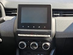 Fahrzeugabbildung Clio V Evolution 1.6 E-TECH Hybrid 145 EU6e Rück