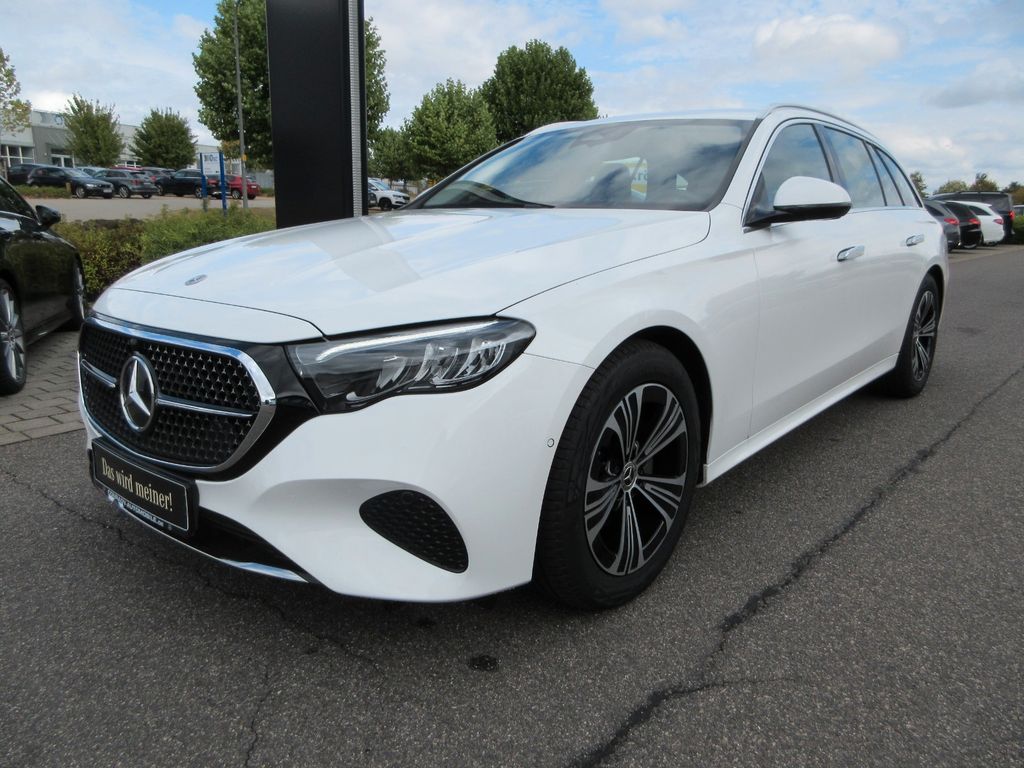 Image of Mercedes-Benz E 220