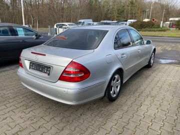 Fahrzeugabbildung Mercedes-Benz E 200 Kompressor Avantgarde*SHZ*PDC*Tempomat*