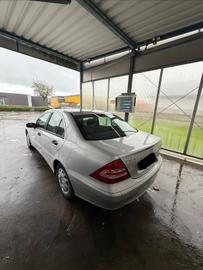 صورة 3 لـ 2004 Mercedes-BENZ C 180