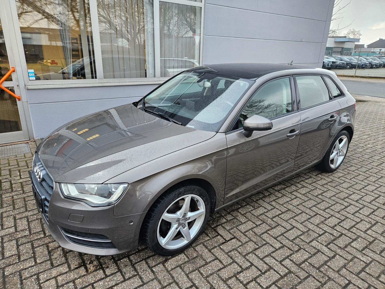 Audi A3 Sportback Pano,Navi,Automatik,Audi Scheckheft