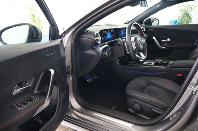 Mercedes-Benz A220 4Matic AMG Line PANO AMBIENTE MULTIBEAM