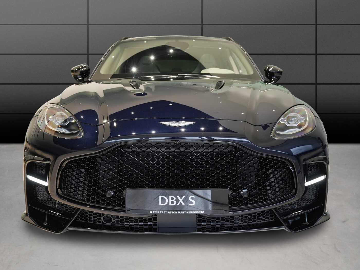 Aston Martin DBX S