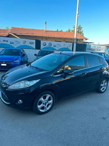 Ford Fiesta 1.4 TDCi 70CV 5 porte Titanium