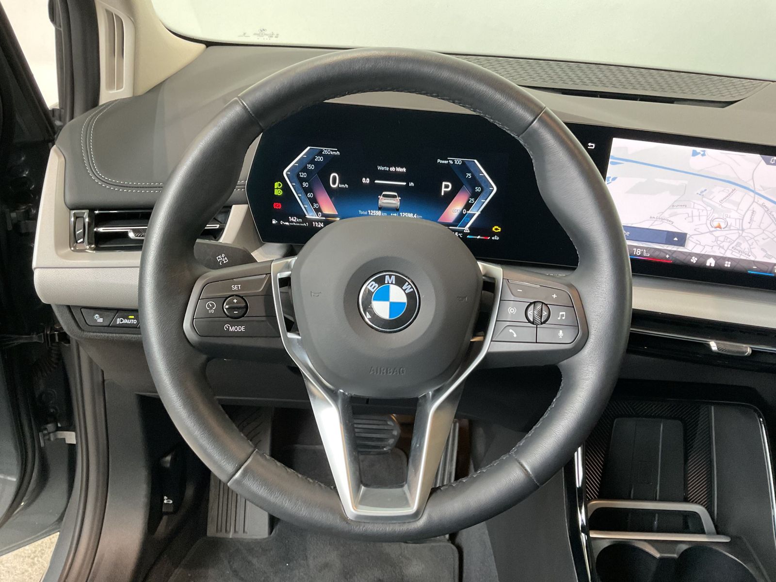 Fahrzeugabbildung BMW 220i |Anhängerkuppl. |Komfortzugang |Parking Ass