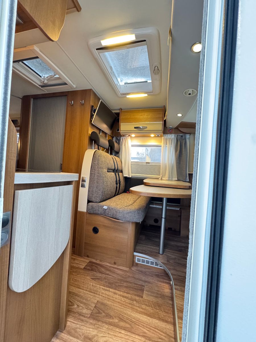 Fahrzeugabbildung Knaus VAN 650 I MEG AUTOMATIK LÄNGSBETT HUBBETT 1.HAND