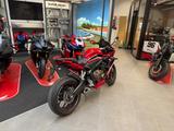 Honda CBR650R mit Quickshifter *Service und TÜV neu* - Offers