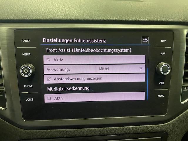 Fahrzeugabbildung Volkswagen Golf Sportsvan 1.5 TSI Comfortline+APP+ACC+KAMER