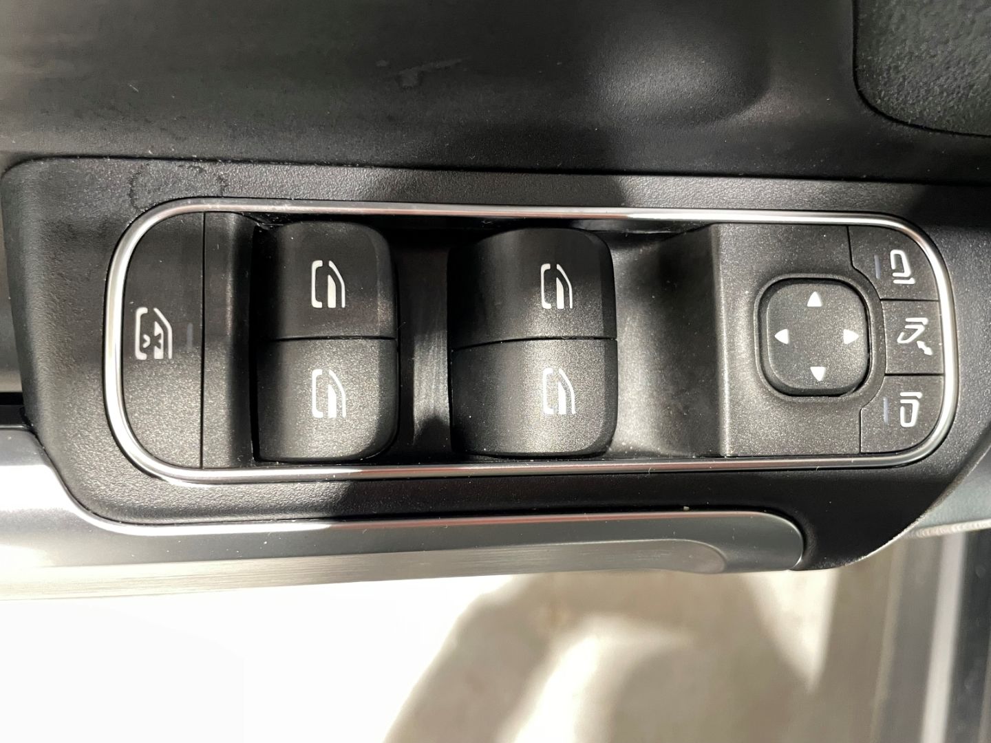 Mercedes-Benz EQB 350 4Matic AMG-Line Automatik Leder Navi LED foto 9