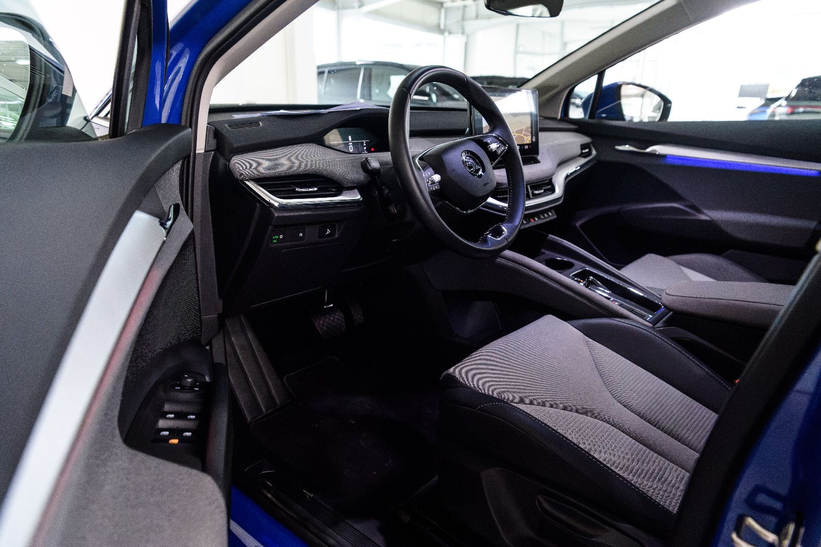 Fahrzeugabbildung SKODA Enyaq 50 NAVI+LED+RFK
