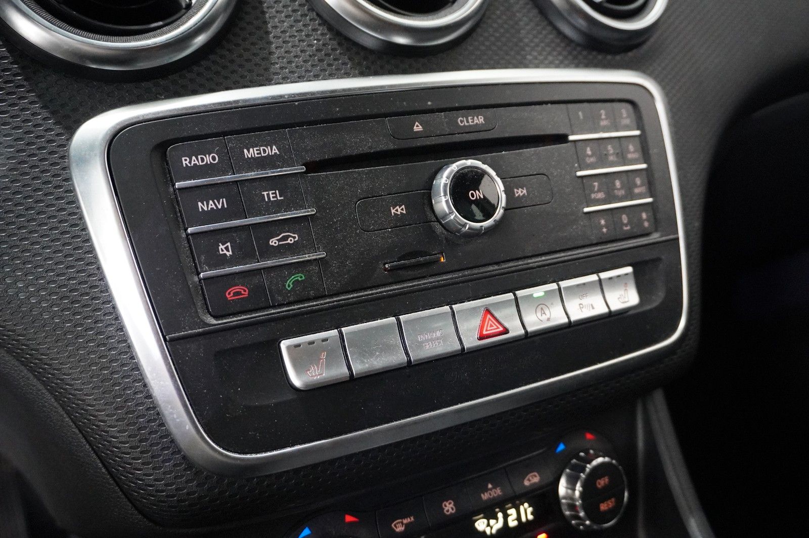 Fahrzeugabbildung Mercedes-Benz A 200 CDI AMG LINE NAVI/LED/KAMERA/SPORT/SHZ/PDC