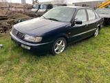 Volkswagen Passat Limousine 2,0 i, Bj. 94 - Volkswagen Passat B9
