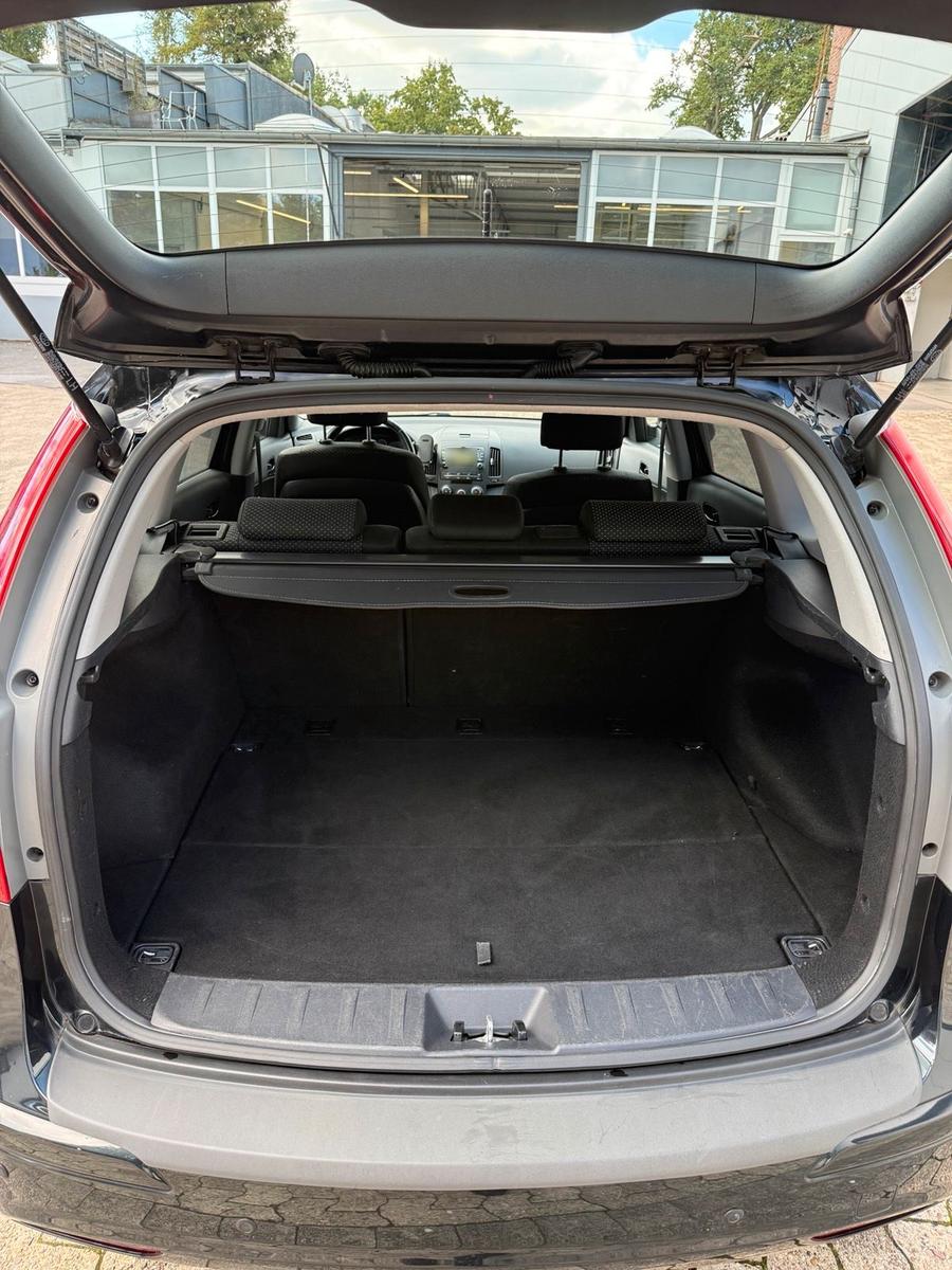 Hyundai i30 2011 — photo 7