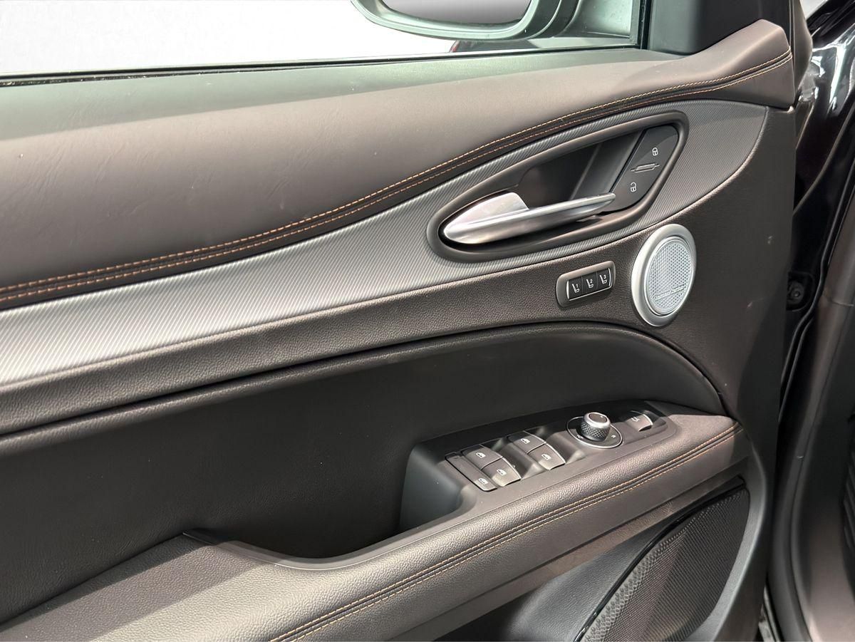 Alfa Romeo Stelvio - Bild 11