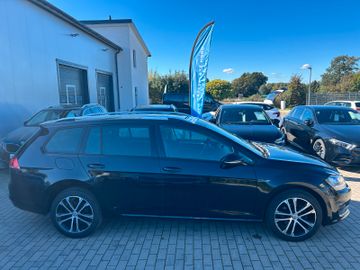 Volkswagen Golf - 6