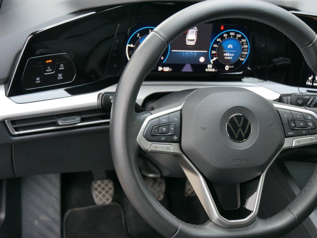 Fahrzeugabbildung Volkswagen Golf Variant 2.0 TDI Life ACC Navi SHZ AppConnec