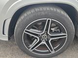 Mercedes-Benz GLS 400 d 4MATIC - - silberne Mercedes-Benz GLS-Klasse