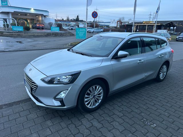Fahrzeugabbildung Ford Focus Turnier Titanium AHK
