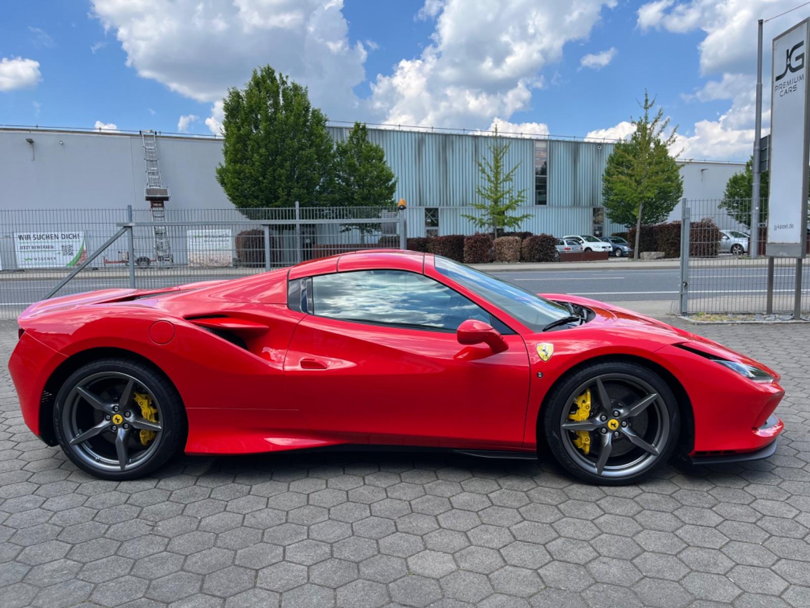 Ferrari F8 SPIDER Lift*Carbon-Seats*Alcantara*Garantie-5