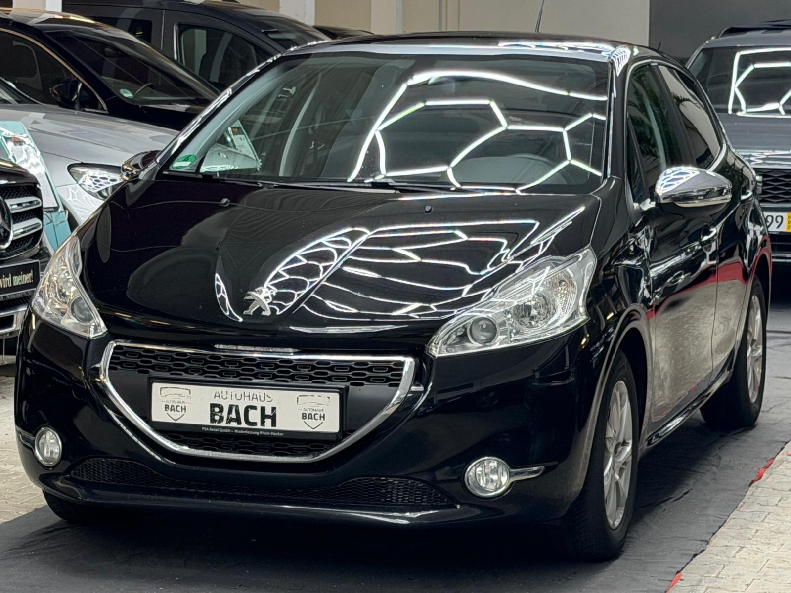 Peugeot 208 Style*NAVI*TÜV NEU*SCHECKHEFT*KLIMA*PANO*