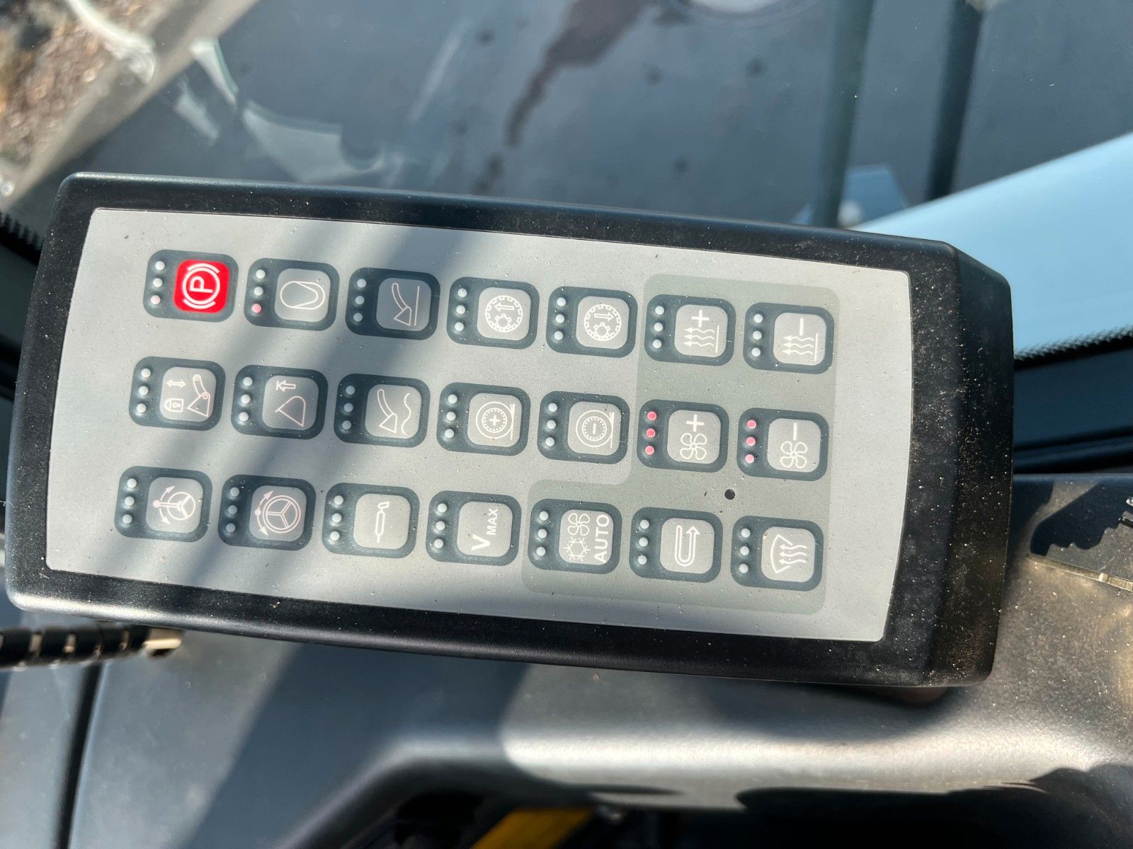 Fahrzeugabbildung Liebherr L 556 / 5.574h / Waage / Zentralschmierung