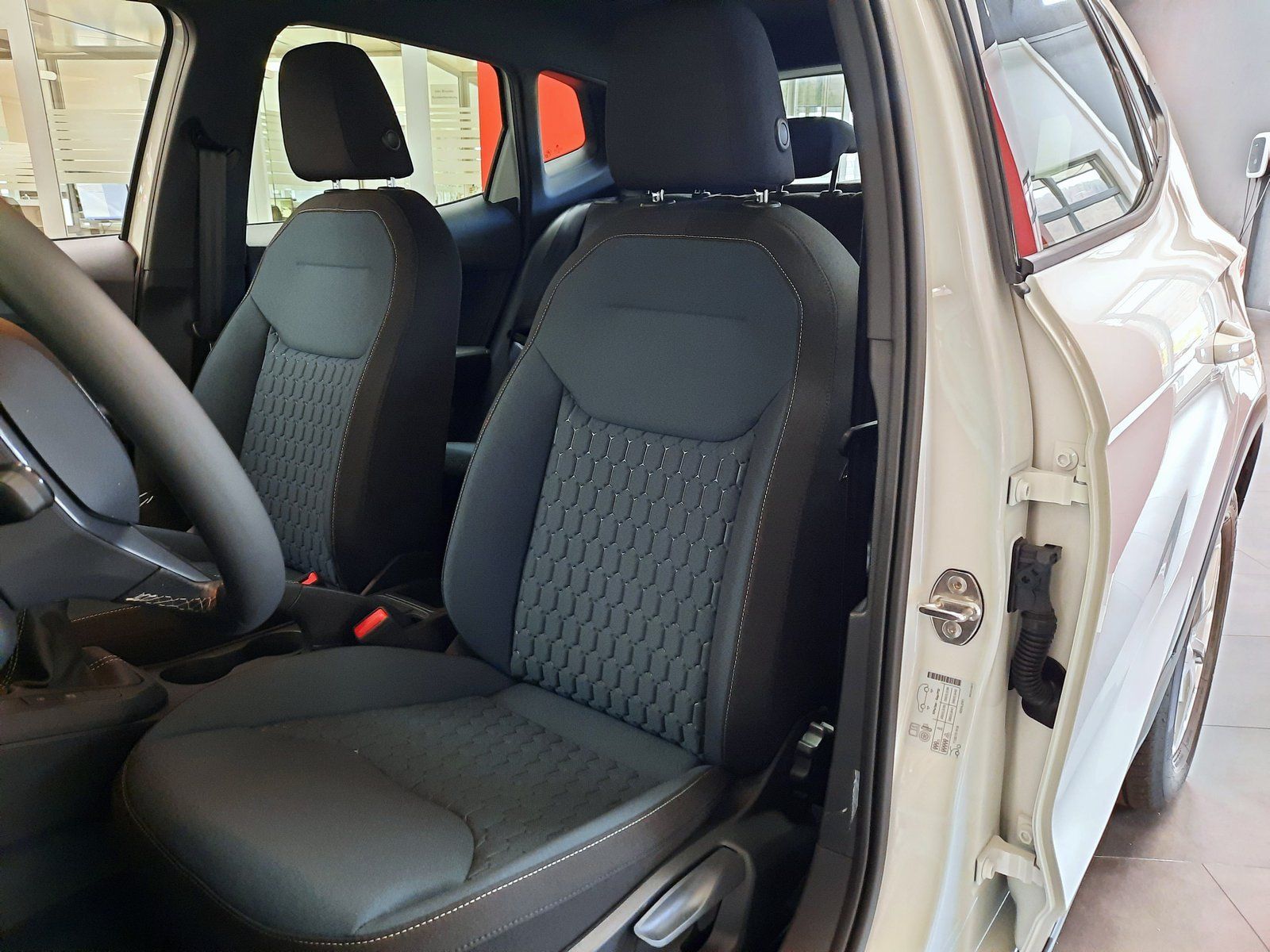 Fahrzeugabbildung SEAT Arona Facelift Style TSI*LED*Sitzhzg*PDC*ACC*APP