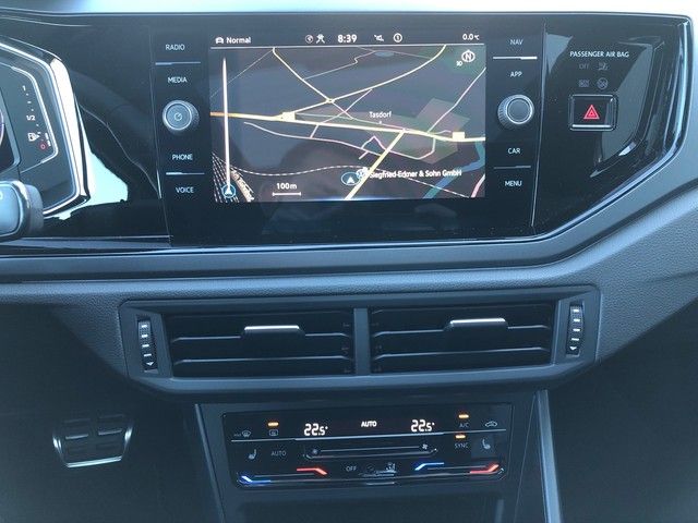 Fahrzeugabbildung Volkswagen Taigo 1.5TSI DSG R-Line PANO+MATRIX+ACC+PARKLNK+