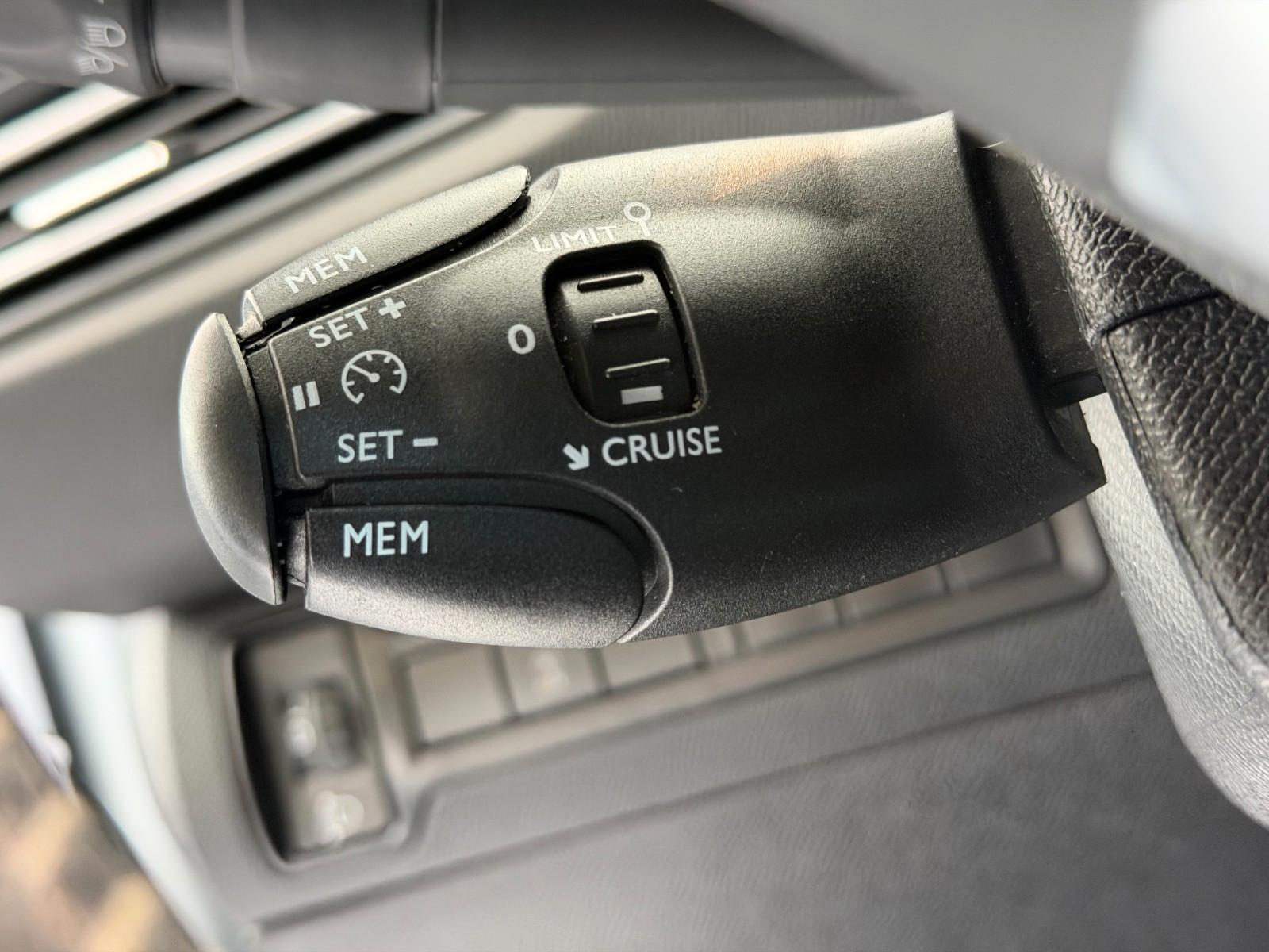 Peugeot 308 Style 1.2 Kamera Panorama Sitzheizung