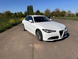 Alfa Romeo Giulia Super 2.2 Diesel 16V 132 kW Super - weiße Alfa Romeo Giulia