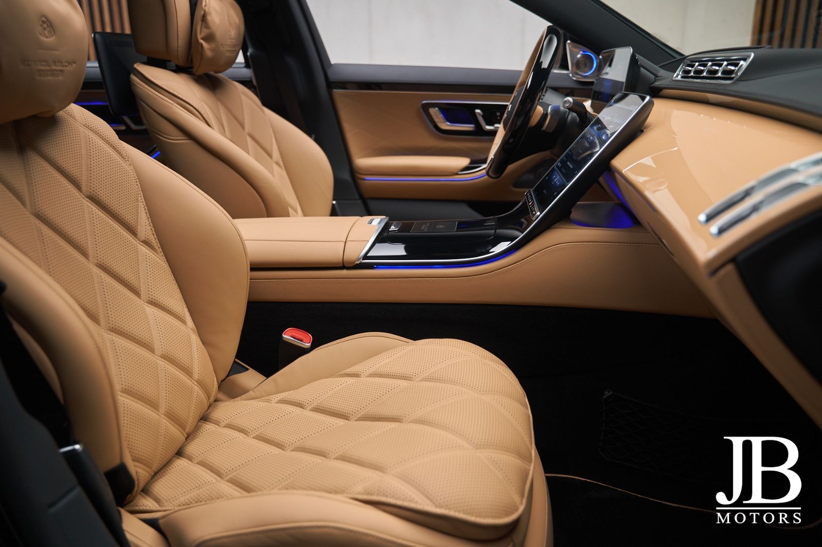 Fahrzeugabbildung Mercedes-Benz S680 Maybach Virgil Abloh 1 of 150 New Condition