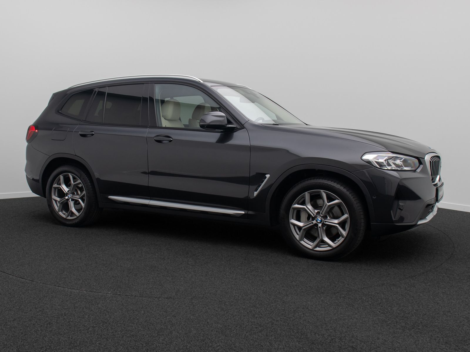 Fahrzeugabbildung BMW X3 xD30d Sport AHK DAB 360° Komfort Leder 19Zoll