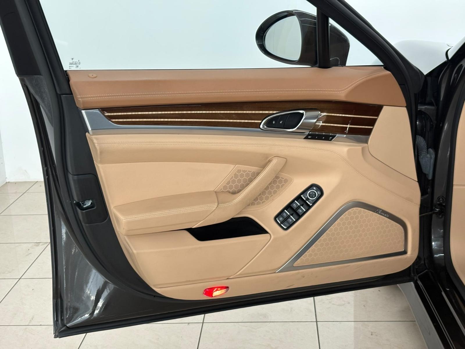 PORSCHE PANAMERA - TURBO - 500 CV - HAYON ÉLECTRIQUE