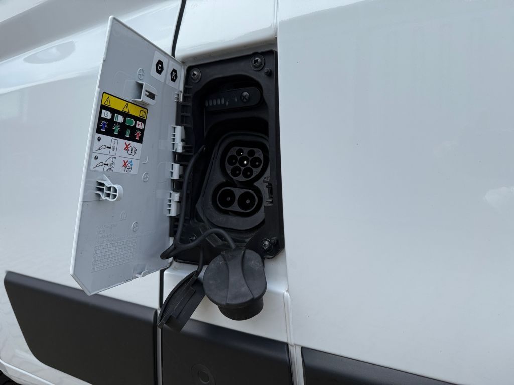 Fahrzeugabbildung Citroën e-Jumper 35 Heavy L3H2 (110 kWh)*ACC
