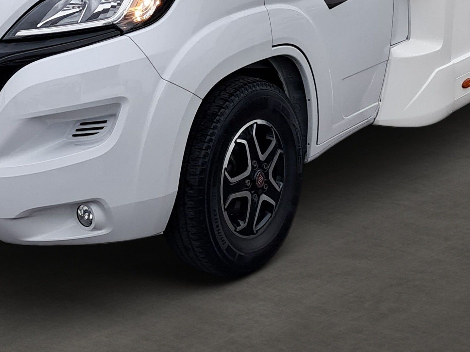 Fahrzeugabbildung Eura Mobil Profila RS 720 QF Sat,Solar,Markise,AHK