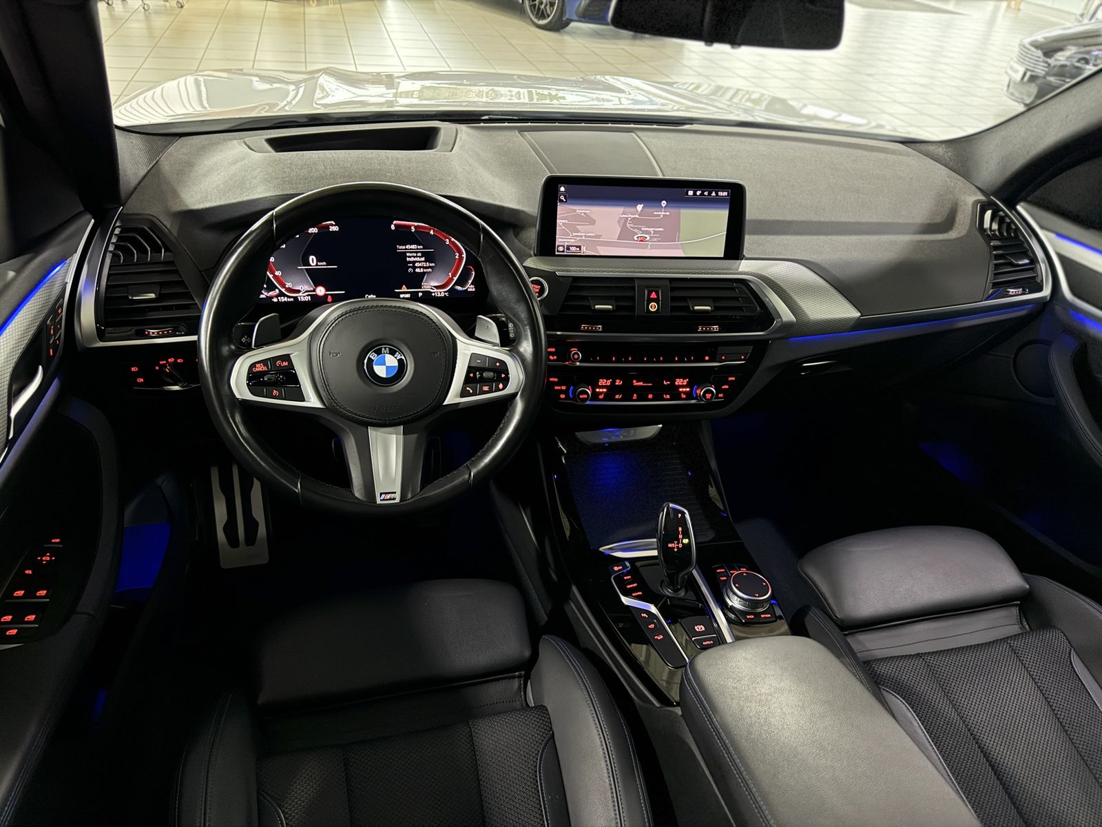 Fahrzeugabbildung BMW X3 xD20d M Sport Panorama 360°HUD DAB Komfort