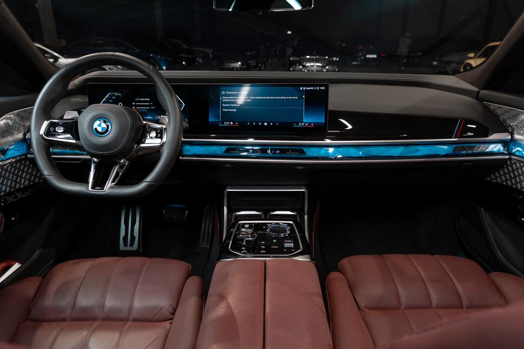BMW 750