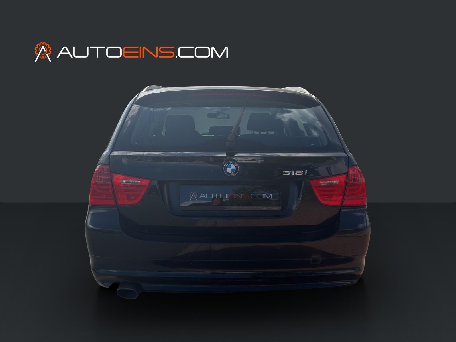 BMW 318 2010 — photo 5