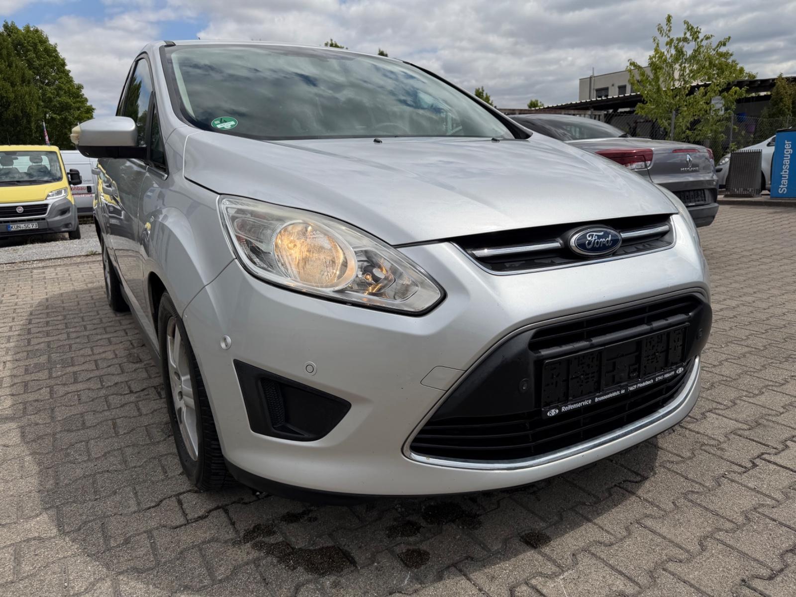 Ford C-MAX 2011 — салон