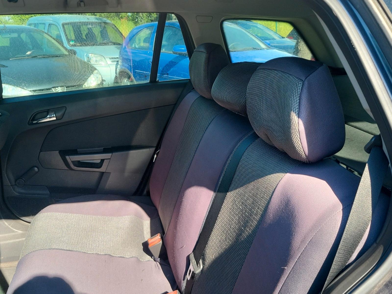 Opel Astra 2008 — photo 16