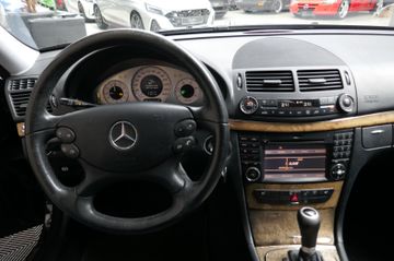 Mercedes E 280 - 9