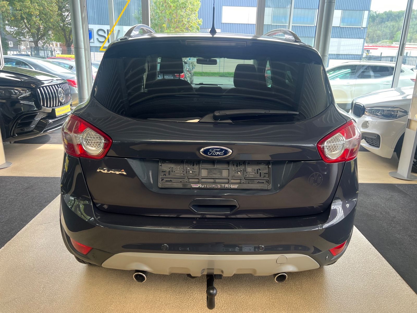 Fahrzeugabbildung Ford Kuga Champions 4x4 Edition *PANO*NAVI*
