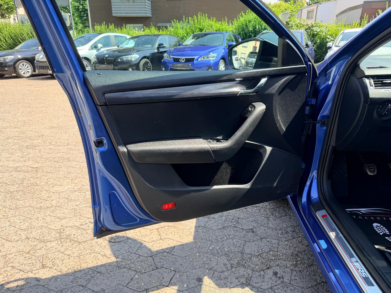 SKODA OCTAVIA RS 2.0 TDI 184ch - NAVIGATION - BI-XÉNON - ATTELAGE - SIÈGES CHAUFFANTS
