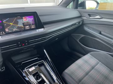 Volkswagen Golf VIII 2.0 TSI DSG GTI LED-PLUS NAVI ACC CAM